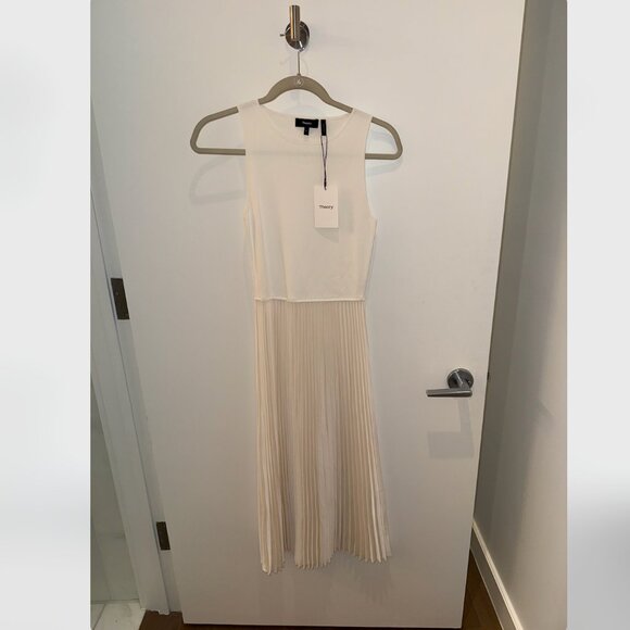 NWT Theory Pleated Dress - www.sanvalentin.cl